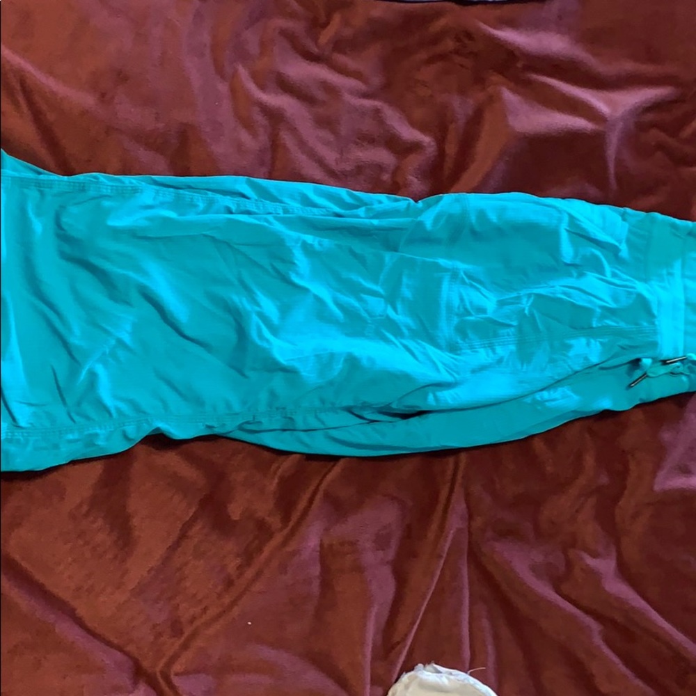 Lululemon crop pants